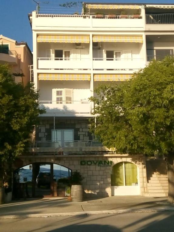 Apartments And Rooms Niksa Podgora Luaran gambar