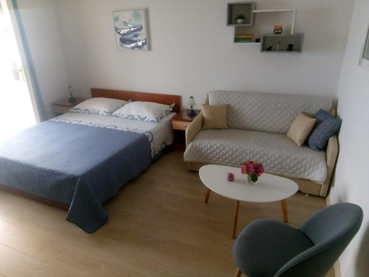 Apartments And Rooms Niksa Podgora Luaran gambar