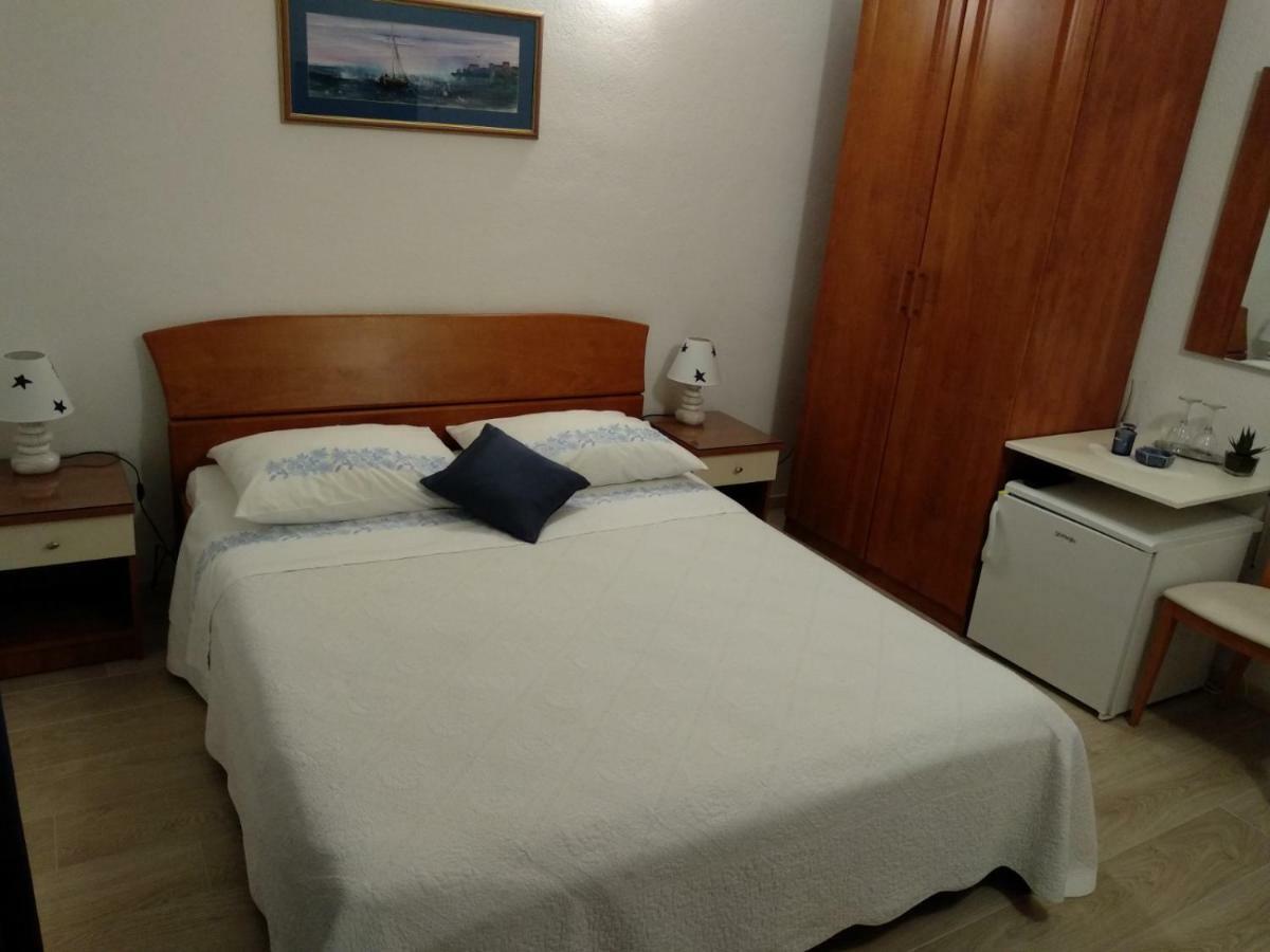 Apartments And Rooms Niksa Podgora Luaran gambar