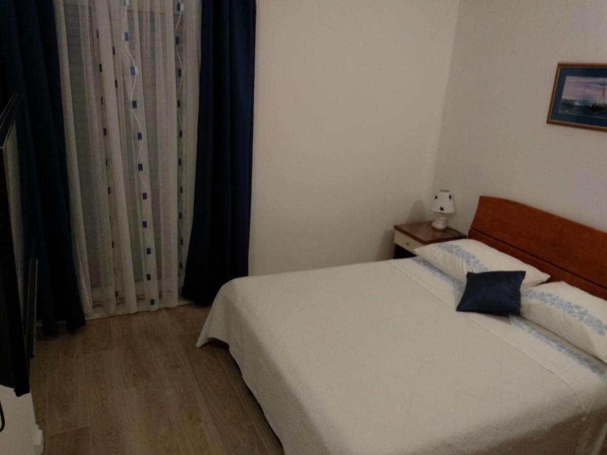 Apartments And Rooms Niksa Podgora Luaran gambar